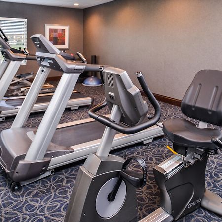 Holiday Inn Express Hotel & Suites York By Ihg Екстериор снимка