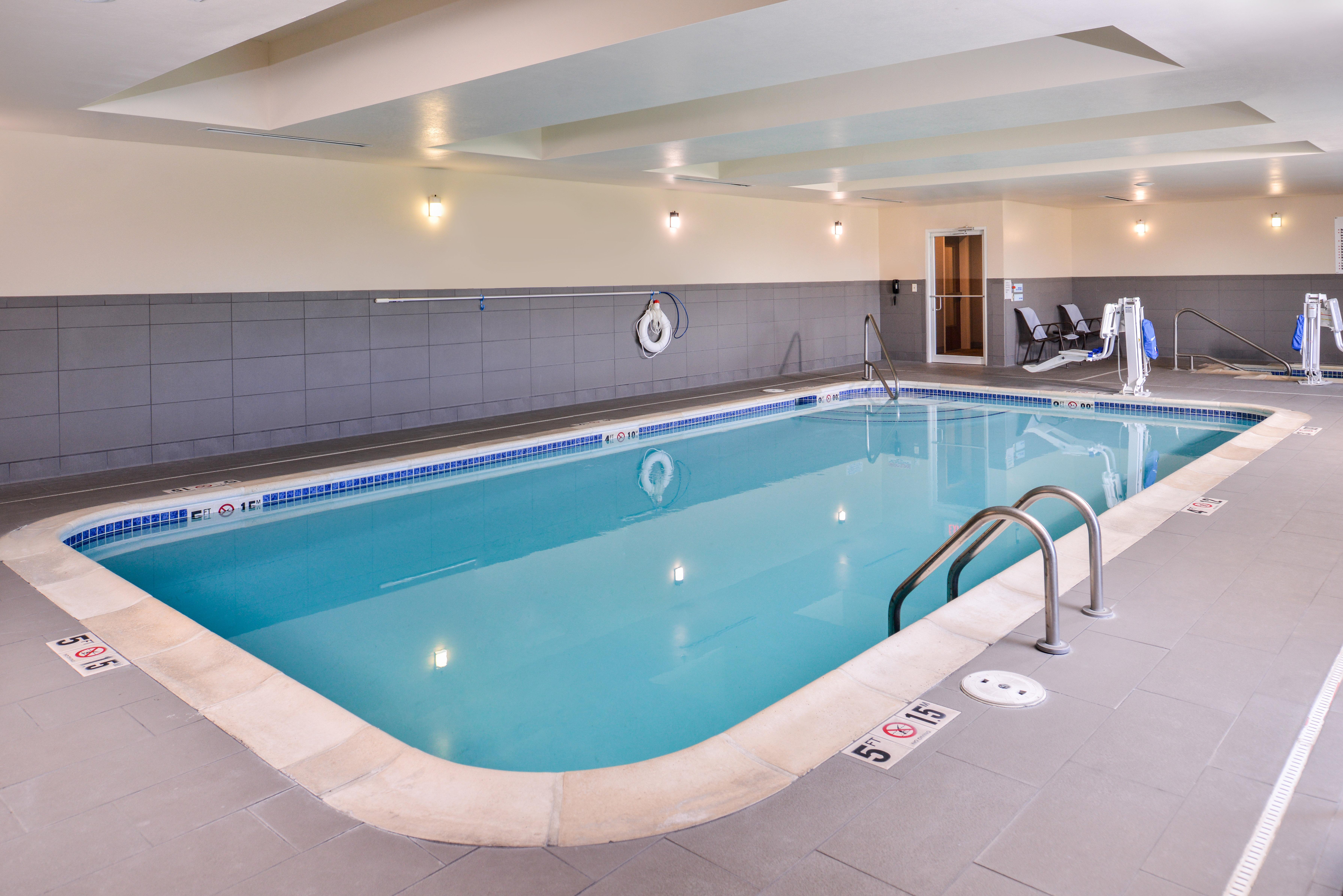 Holiday Inn Express Hotel & Suites York By Ihg Екстериор снимка