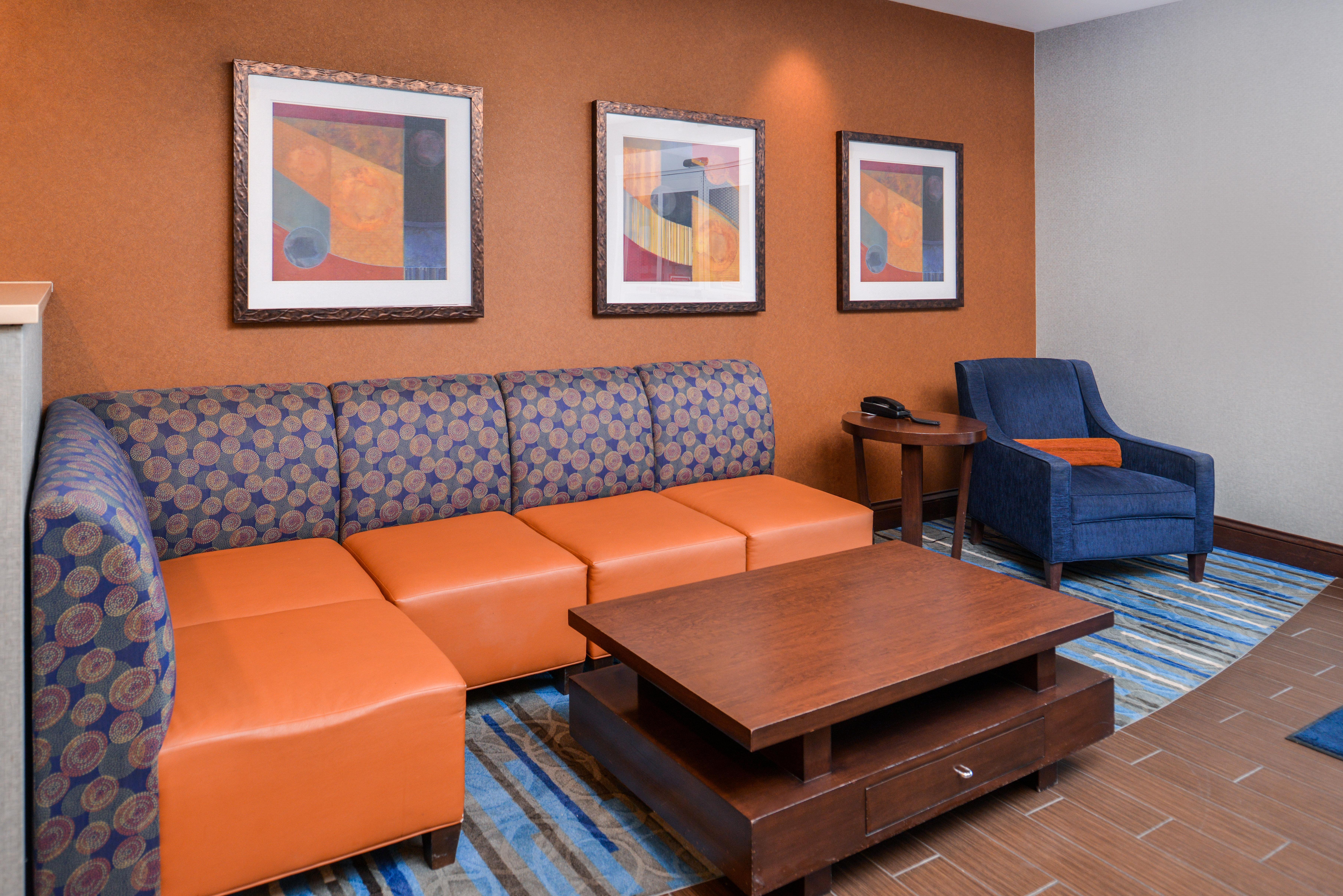 Holiday Inn Express Hotel & Suites York By Ihg Екстериор снимка