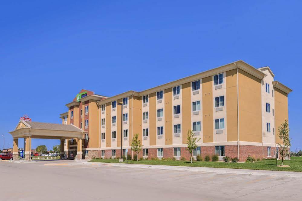 Holiday Inn Express Hotel & Suites York By Ihg Екстериор снимка